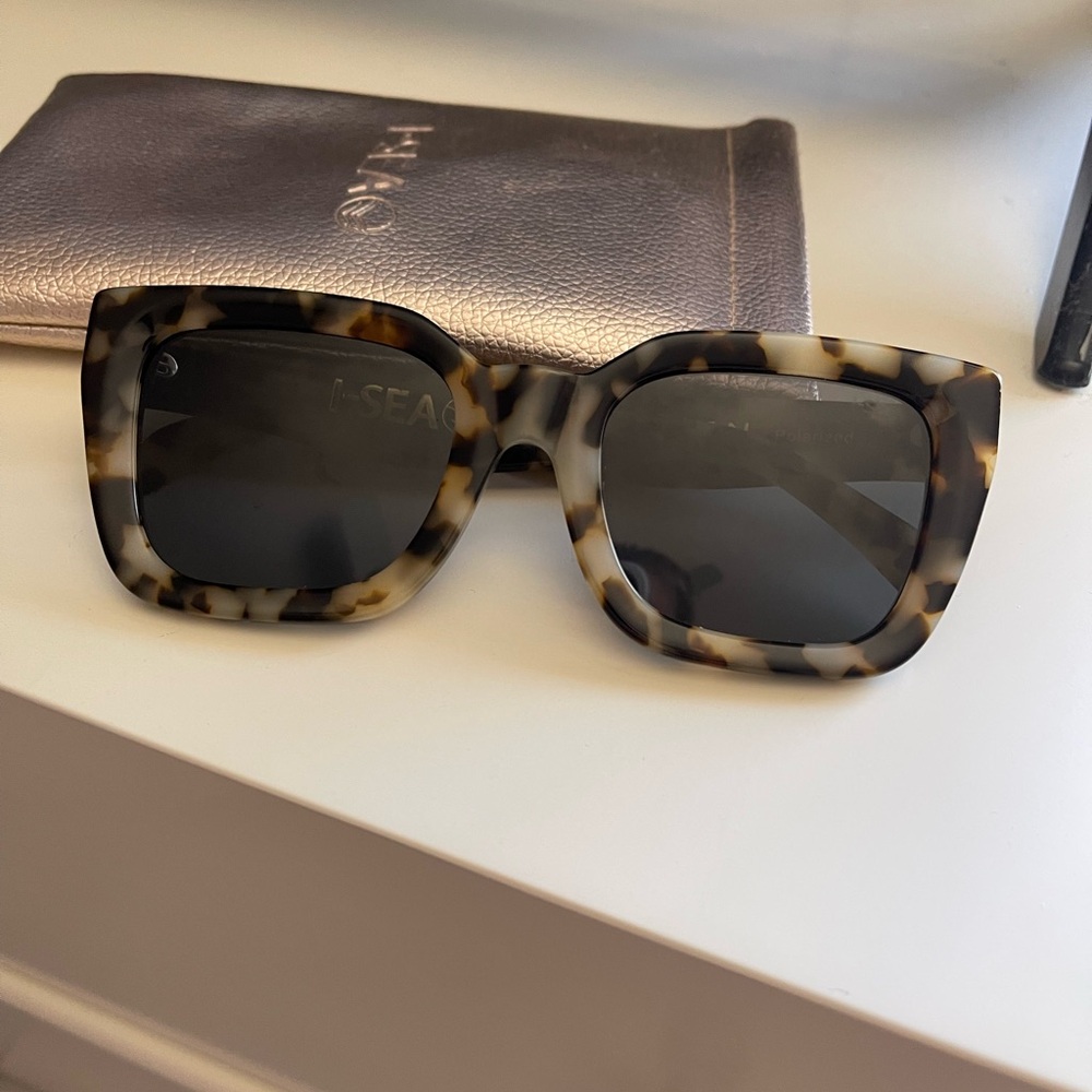Tortoise Shell Sunglasses - Picture 4 of 4